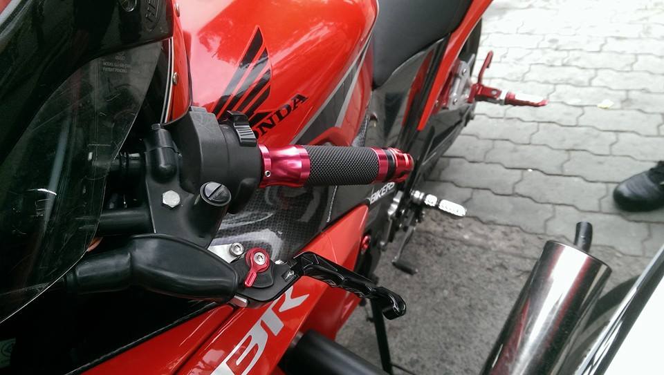 Honda CBR150R do chat voi nhieu do choi khung cua biker Sai Gon - 2