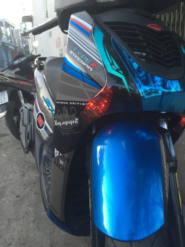 Honda SH do phien ban Ready to Race cua mot biker Sai Gon - 3