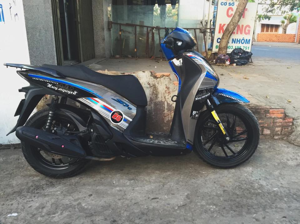 Honda SH do phien ban Ready to Race cua mot biker Sai Gon - 7