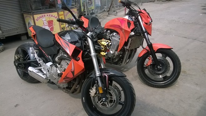 Honda X4 va Hornet 600 Do ham ho duoi tay tho Sai Gon - 2