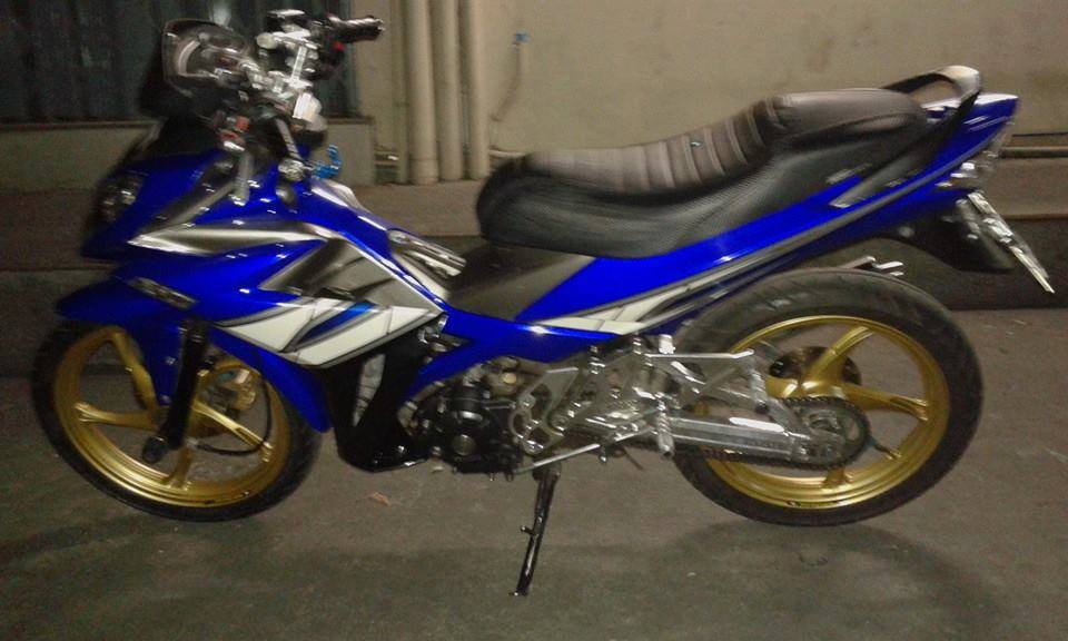 Exciter 135cc do phong cach x1r cuc chat trong tung chi tiet