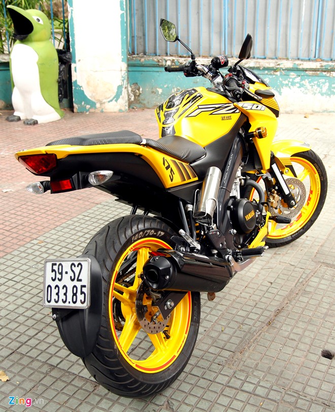 Yamaha Fz150i mau vang choi tai Sai Gon - 3