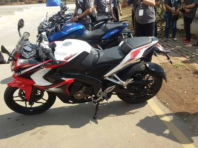 Bajaj Pulsar 200 SS bat ngo xuat hien tai Dong Nam A