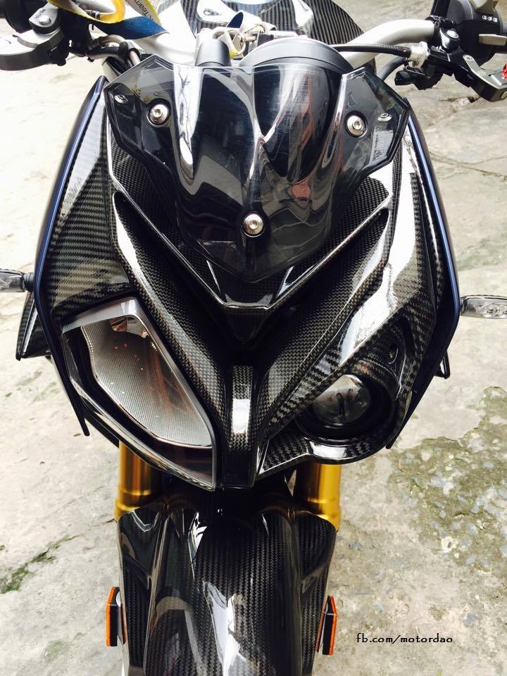 BMW S1000R do full carbon cuc chat