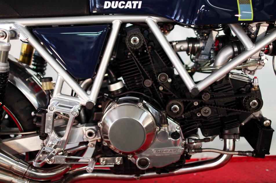Can canh qua trinh do Riviera Ducati SS phong cach Cafe Racer - 19