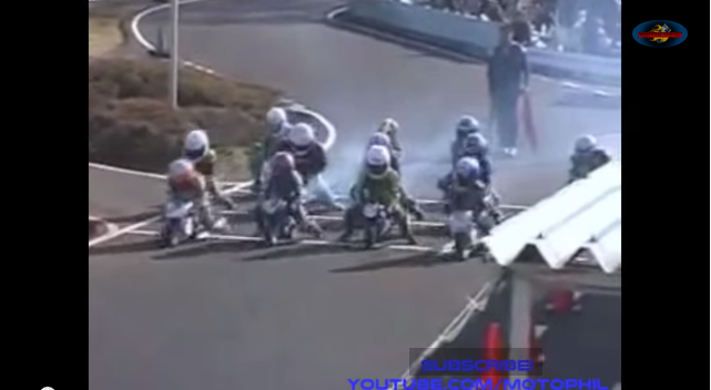 clip Dua moto ruoi cuc dinh phong cach MotoGP