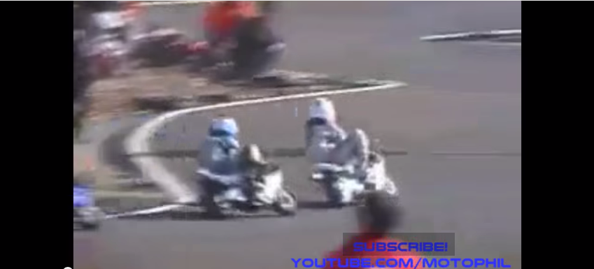 clip Dua moto ruoi cuc dinh phong cach MotoGP - 2