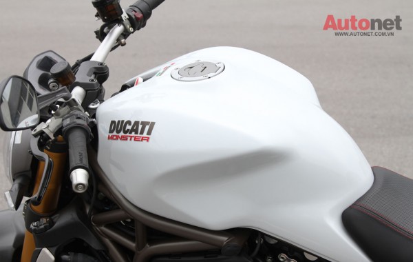 Ducati Monster 1200S Quy dau dan day suc manh - 4