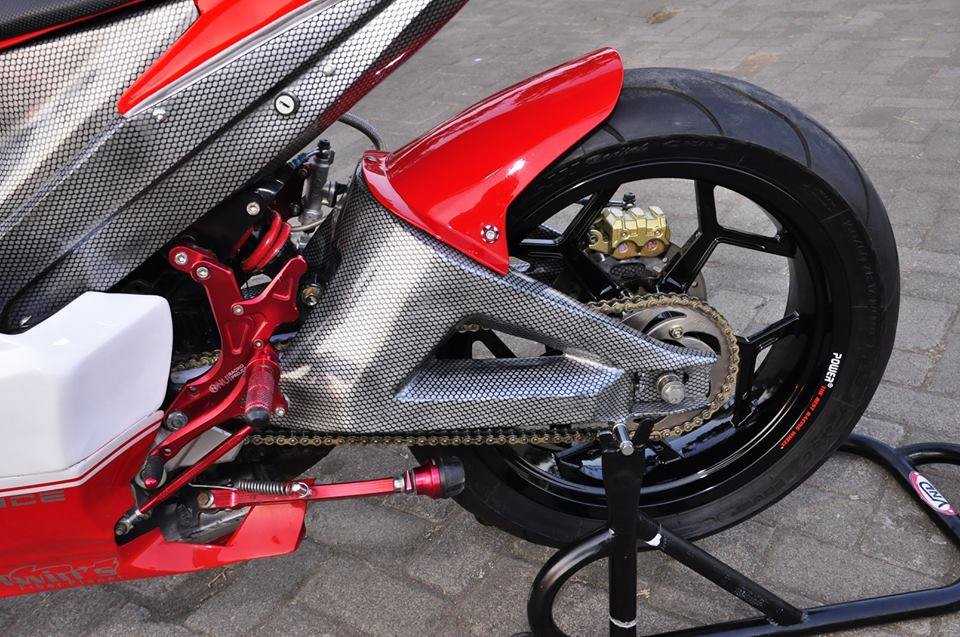 Exciter do cuc chat thanh mot chiec sieu mo to Ducati - 3