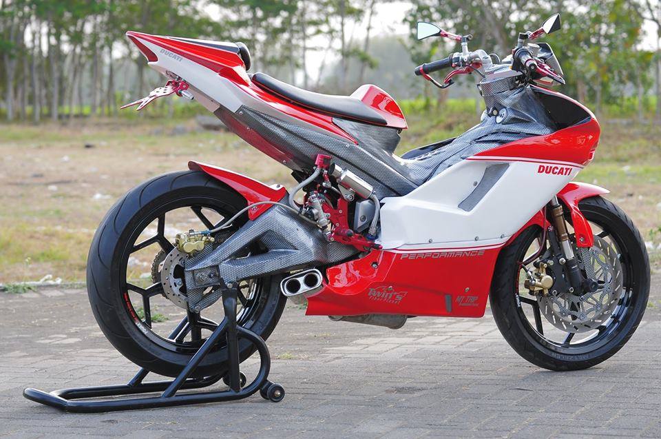 Exciter do cuc chat thanh mot chiec sieu mo to Ducati - 5