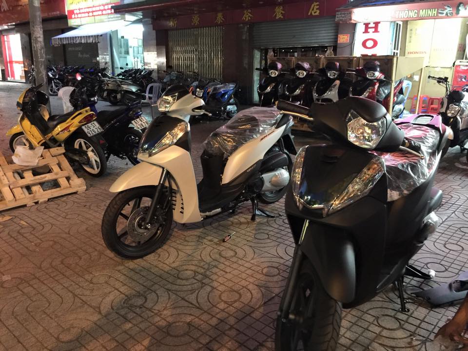 Ngam canh dap thung Honda SH300i doi 2014 - 3