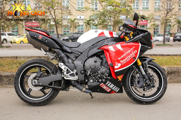Yamaha R1 cuc chat voi phien ban do cua mot biker Ha Noi