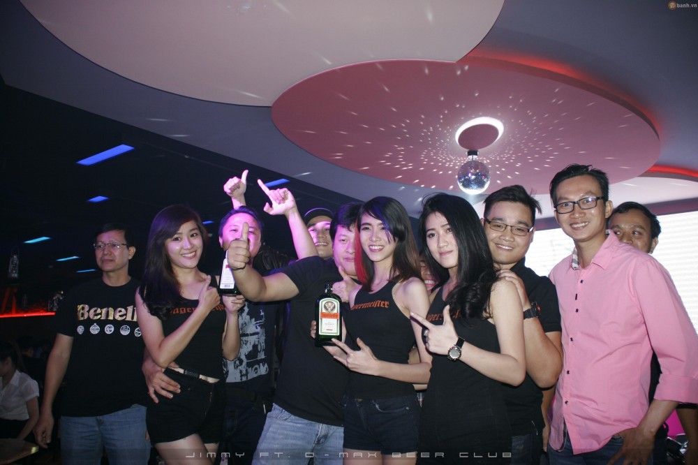 Benelli Viet Nam team cung Party cuoi nam