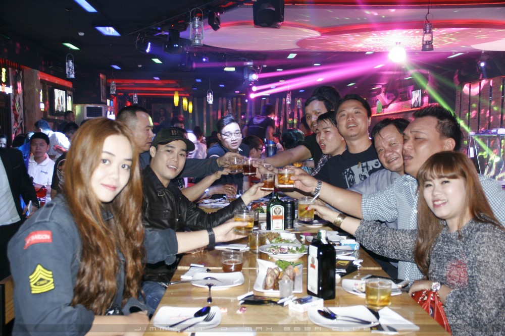 Benelli Viet Nam team cung Party cuoi nam - 4