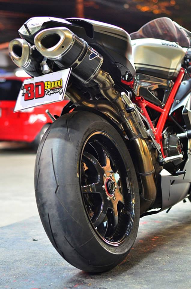 Ducati 848 EVO Corse SE do sieu khung tren dat Thai - 21