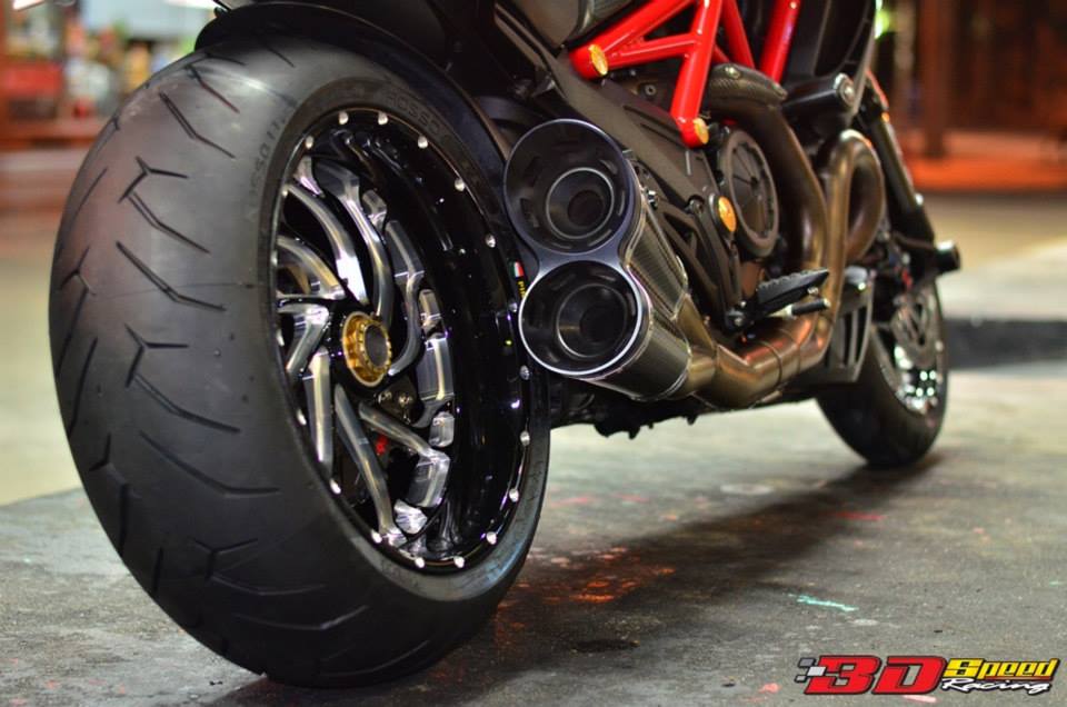 Ducati Diavel 2015 do sieu khung voi phien ban Carbon Red - 14