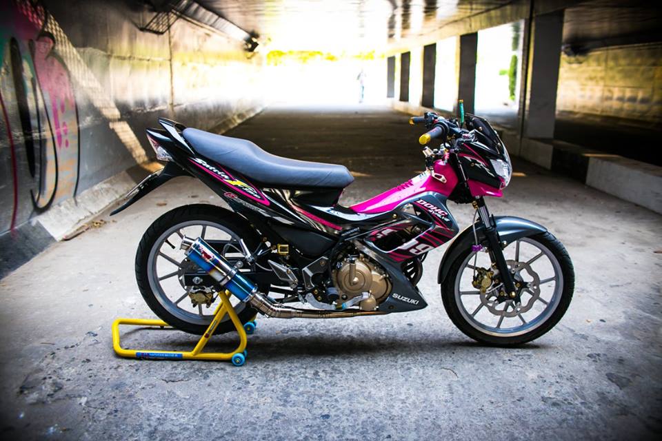 Suzuki Raider 150 do gan nhu full option cua biker Sai Gon