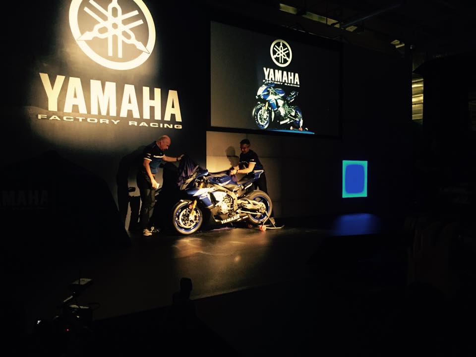 Yamaha ra mat ban R1 2015 phien ban dua