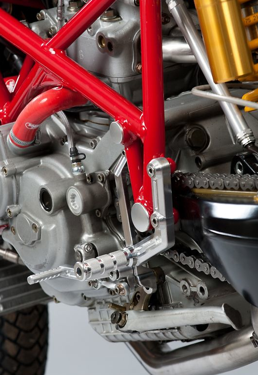 Ducati 996S F1 sieu ngau voi phong cach Tracker - 4
