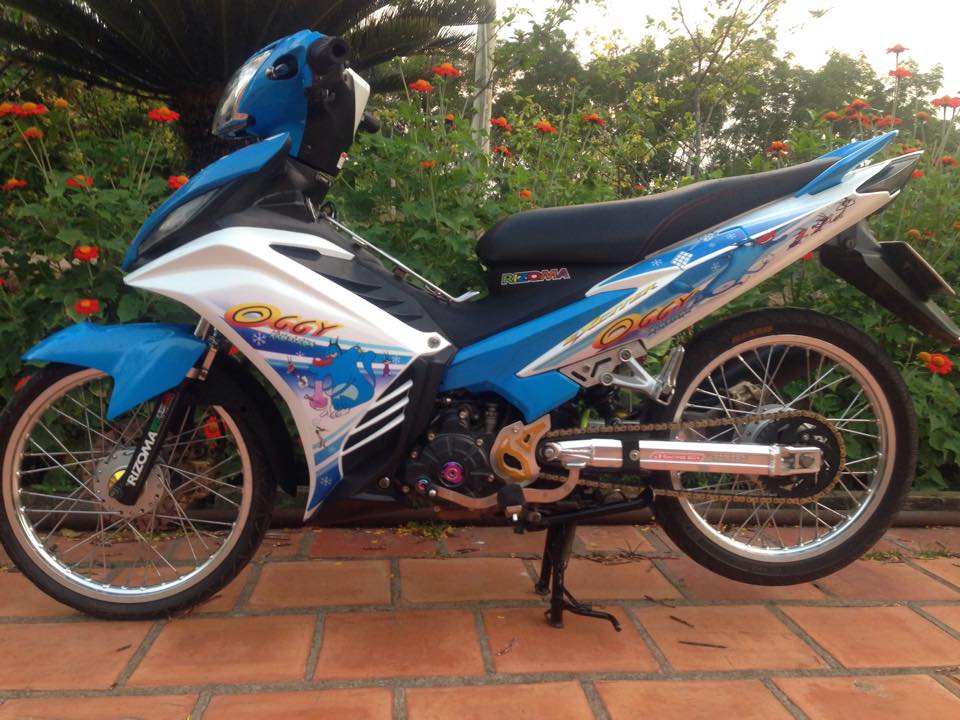Exciter 135 Oggy nhe nhang voi banh cam