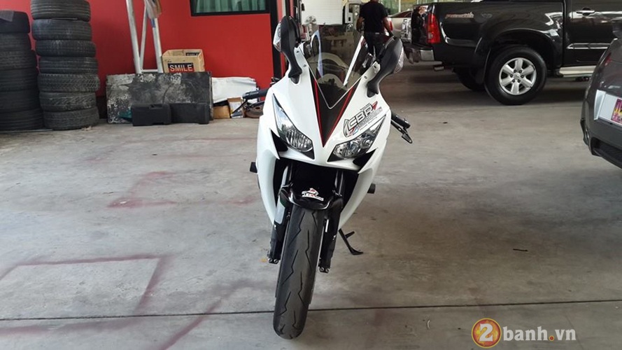 Honda CBR1000RR phien ban 2015 do sac sao va phong cach - 2