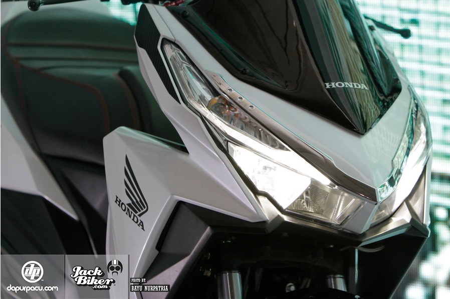 Honda Vario do phien ban dua xe duong pho - 2