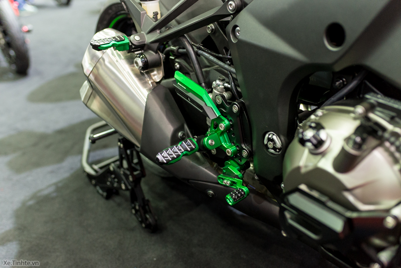 Kawasaki Z1000 len do choi Biker tai Bangkok Motor Show 2015 - 7