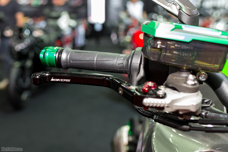 Kawasaki Z1000 len do choi Biker tai Bangkok Motor Show 2015 - 18