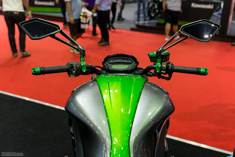 Kawasaki Z1000 len do choi Biker tai Bangkok Motor Show 2015 - 23