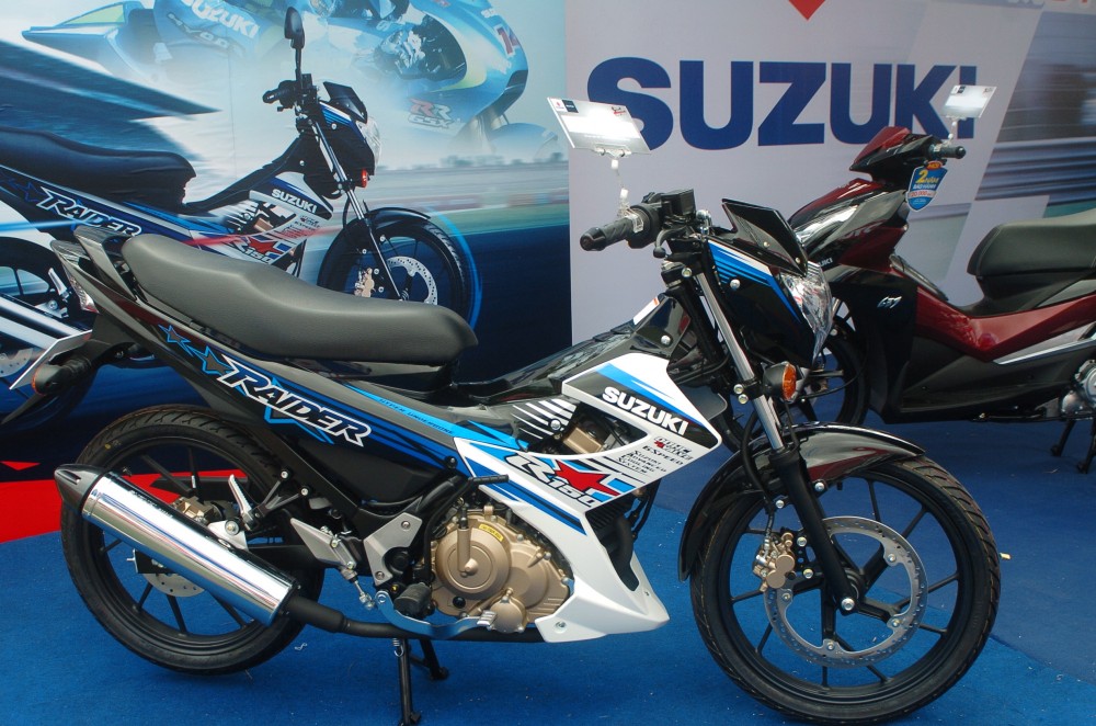 Suzuki Viet Nam lan dau tien trung bay mau xe Moto GP Satria F150 - 8