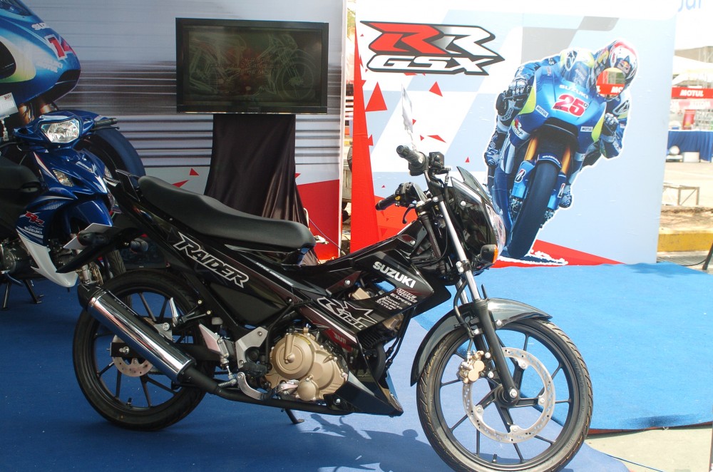 Suzuki Viet Nam lan dau tien trung bay mau xe Moto GP Satria F150 - 9
