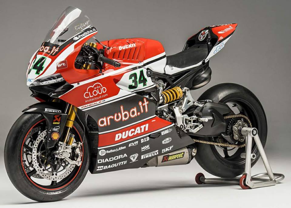Suzuki va Aprillia quay tro lai duong dua MotoGP 2015 - 4