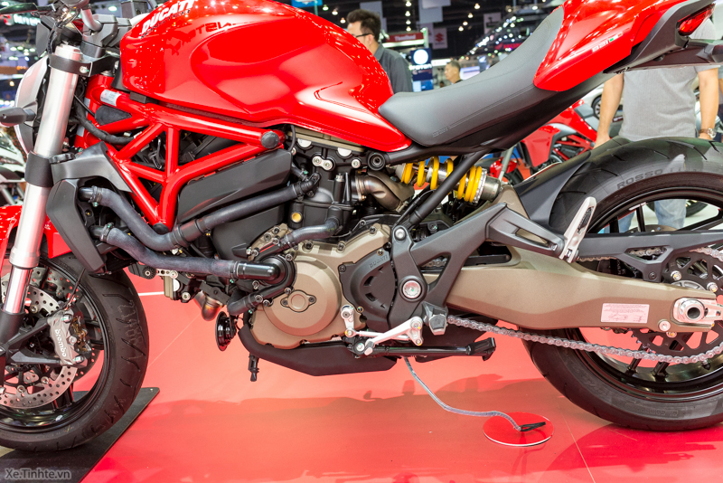 Can canh chiec Ducati Monster 821 Ban rut gon cua Monster 1200 - 16
