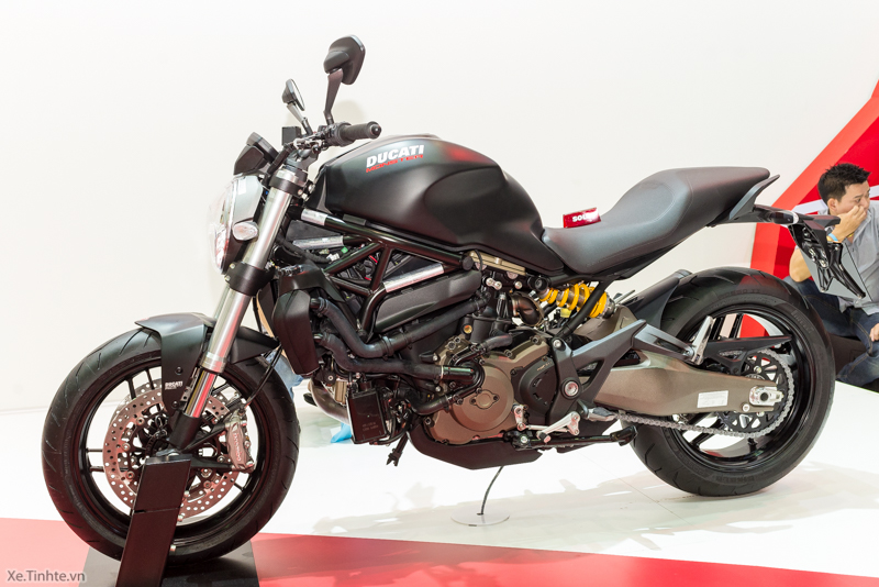 Can canh chiec Ducati Monster 821 Ban rut gon cua Monster 1200 - 33