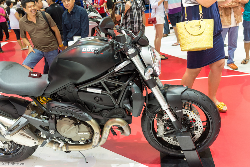 Can canh chiec Ducati Monster 821 Ban rut gon cua Monster 1200 - 43