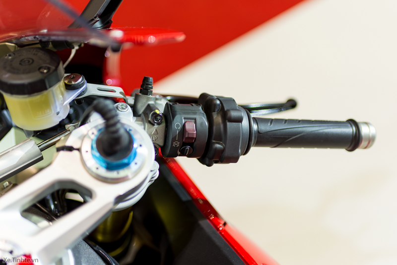 Can canh Ducati 1299 Panigale S tai Bangkok Motor Show 2015 - 28