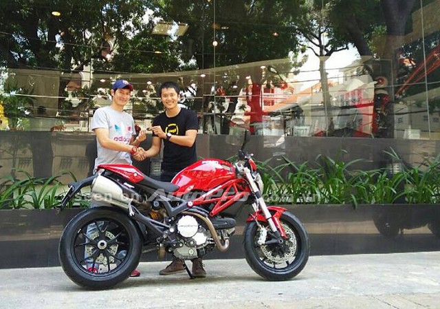 Dien vien Huy Khanh cung chiec Ducati Monster 796 ABS vua moi tau - 3