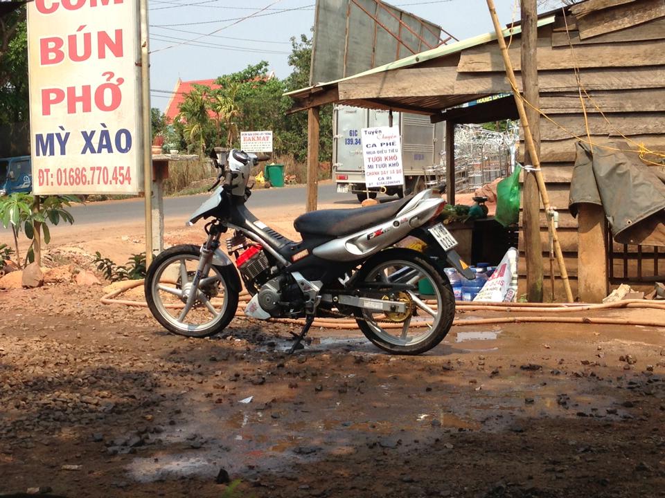 Dung chay xe neu ban dang buon ngu loi khuyen chan thanh cua 1 biker FX - 2