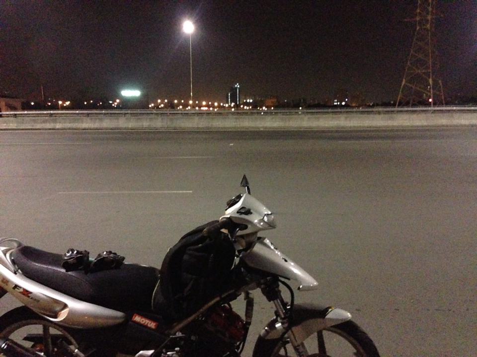 Dung chay xe neu ban dang buon ngu loi khuyen chan thanh cua 1 biker FX - 7