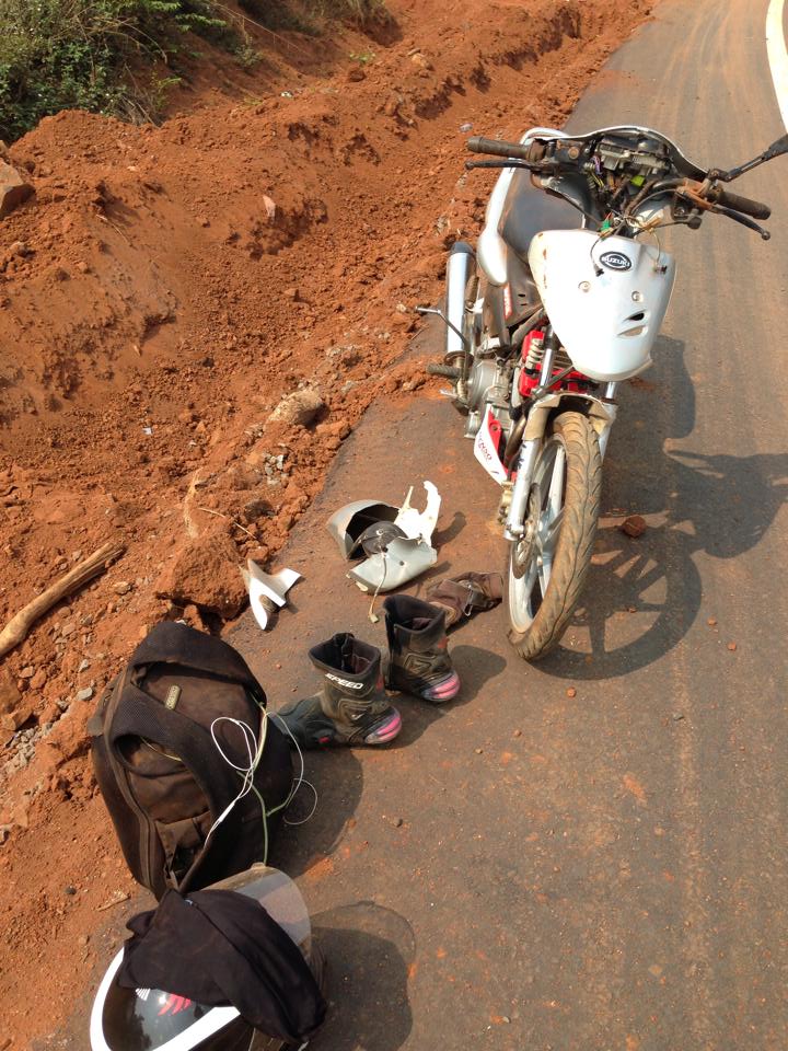 Dung chay xe neu ban dang buon ngu loi khuyen chan thanh cua 1 biker FX - 11