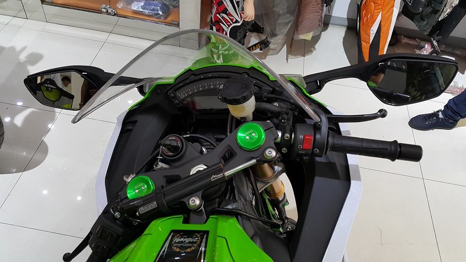 Kawasaki ZX10R phien ban dac biet vua cap ben Ha Noi da co chu - 5