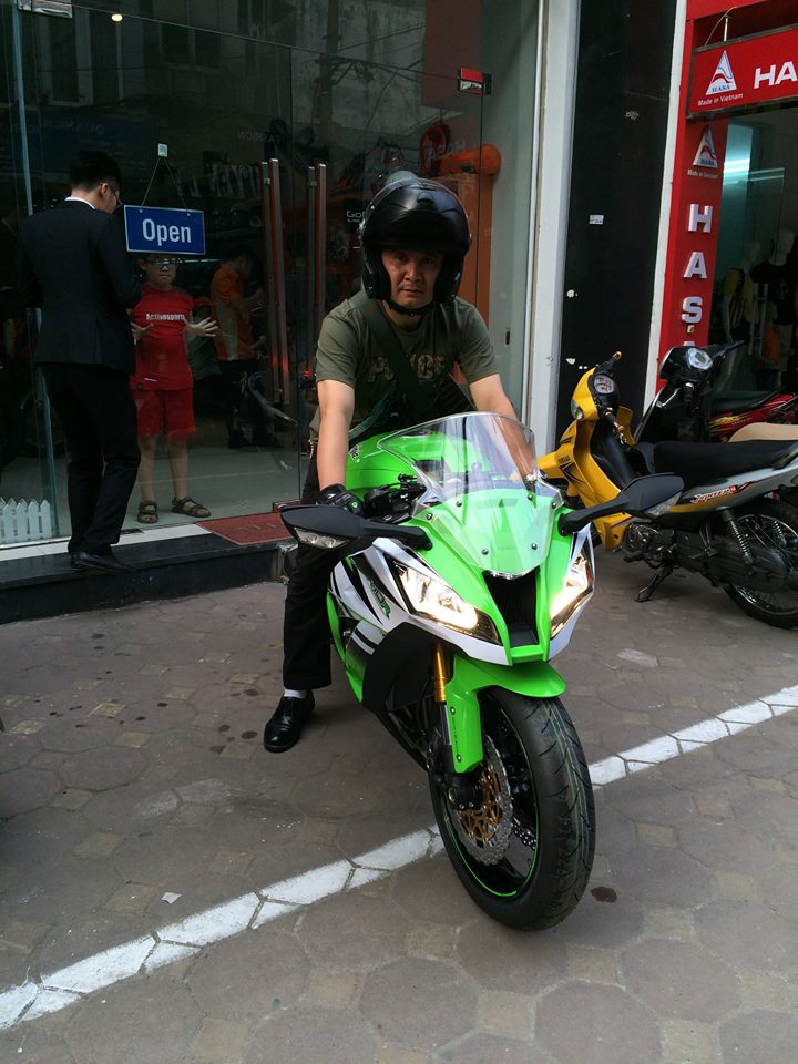 Kawasaki ZX10R phien ban dac biet vua cap ben Ha Noi da co chu - 7