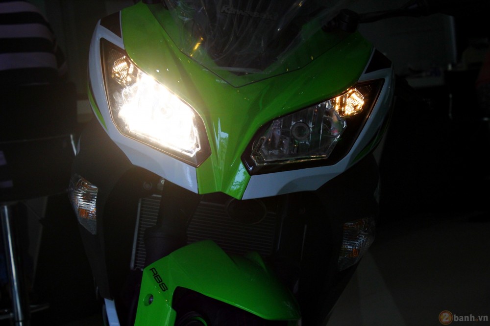 Ninja 300 tai Showroom o Sai Gon chiec Sport City dang gia nhat - 12