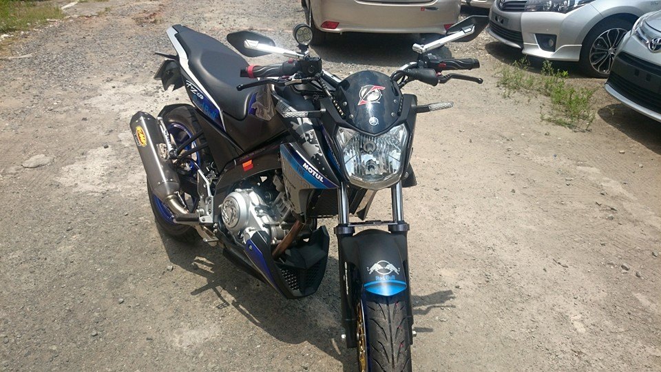 Yamaha FZ150i do sieu ngau voi phong cach Red Bull - 4