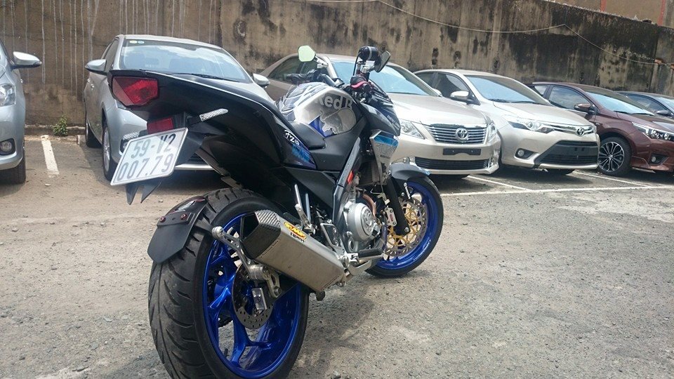 Yamaha FZ150i do sieu ngau voi phong cach Red Bull - 9