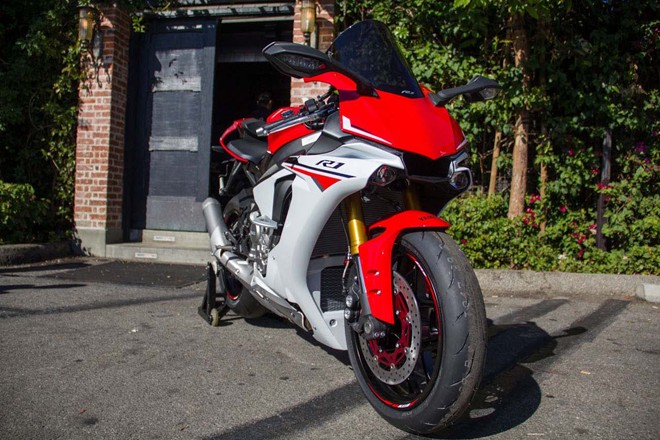 Yeu to gi khien Yamaha R1 2015 duoc san don