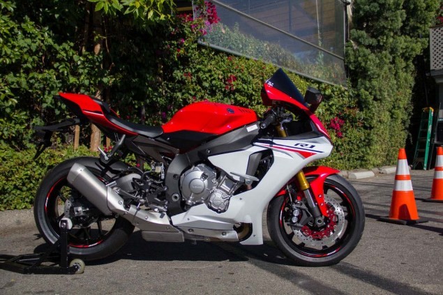 Yeu to gi khien Yamaha R1 2015 duoc san don - 3