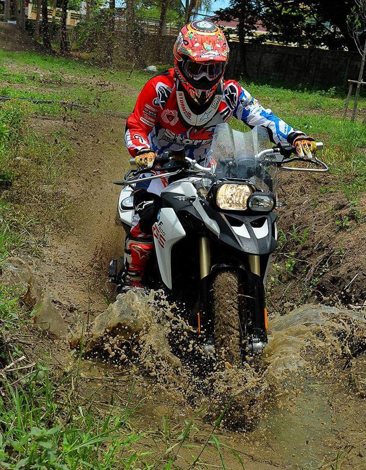 BMW F800GS offroad day an tuong