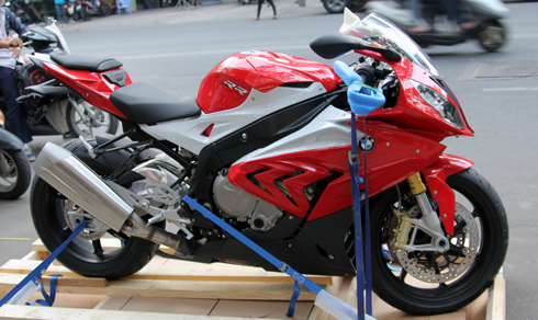 Can canh BMW S1000RR 2015 vua dap thung tai Viet Nam - 2