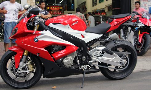 Can canh BMW S1000RR 2015 vua dap thung tai Viet Nam - 3